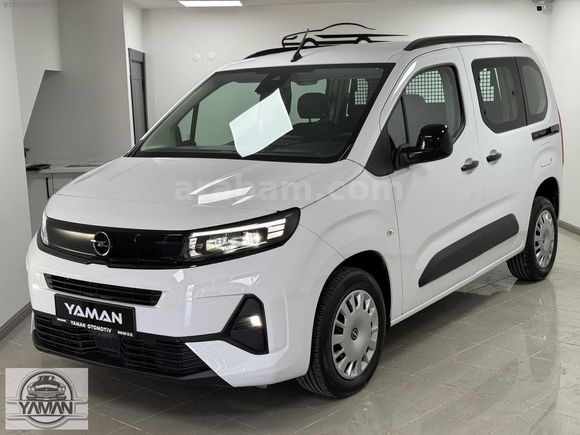 HATASIZ 2025 OPEL COMBO 1.5 D ESSENTİAL 25.000 KM OTOMATİK