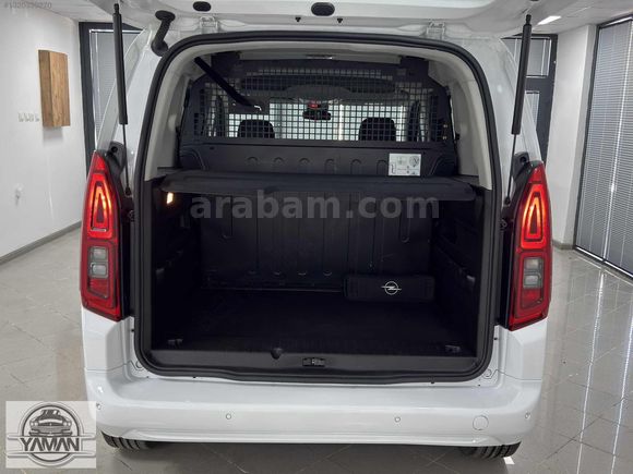 HATASIZ 2025 OPEL COMBO 1.5 D ESSENTİAL 25.000 KM OTOMATİK