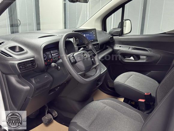 HATASIZ 2025 OPEL COMBO 1.5 D ESSENTİAL 25.000 KM OTOMATİK