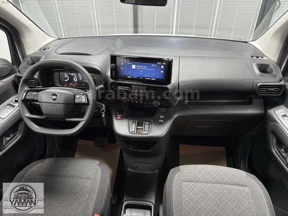 HATASIZ 2025 OPEL COMBO 1.5 D ESSENTİAL 25.000 KM OTOMATİK