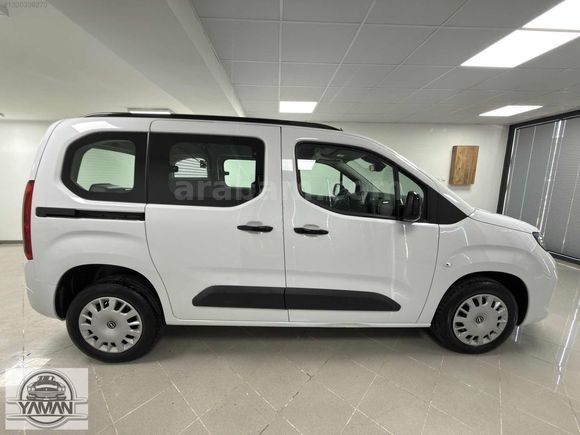 HATASIZ 2025 OPEL COMBO 1.5 D ESSENTİAL 25.000 KM OTOMATİK