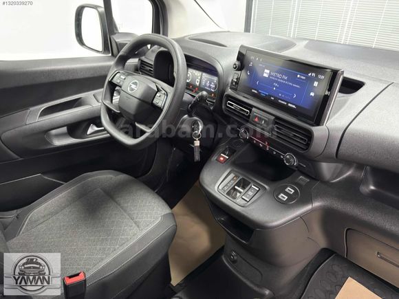 HATASIZ 2025 OPEL COMBO 1.5 D ESSENTİAL 25.000 KM OTOMATİK