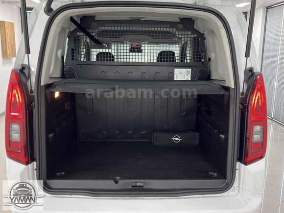 HATASIZ 2025 OPEL COMBO 1.5 D ESSENTİAL 25.000 KM OTOMATİK