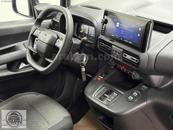 HATASIZ 2025 OPEL COMBO 1.5 D ESSENTİAL 25.000 KM OTOMATİK