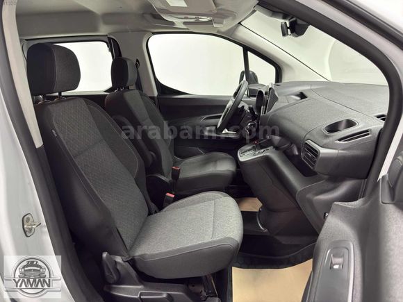 HATASIZ 2025 OPEL COMBO 1.5 D ESSENTİAL 25.000 KM OTOMATİK