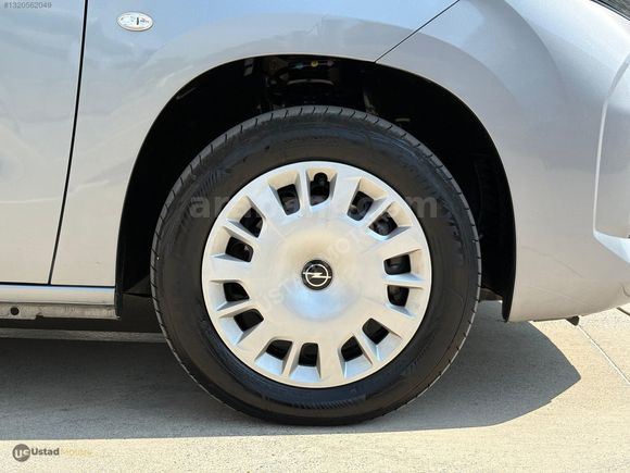 ÜSTAD MOTORS OPEL COMBO 1.5 DİZEL ESSENTİAL TAMAMINA KREDİ