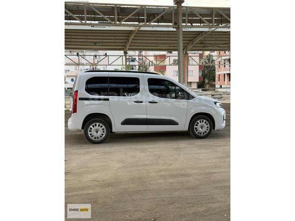 2025 OPEL COMBO 1.5D ESSENTİAL OTOMATİK HATASIZ BOYASIZ