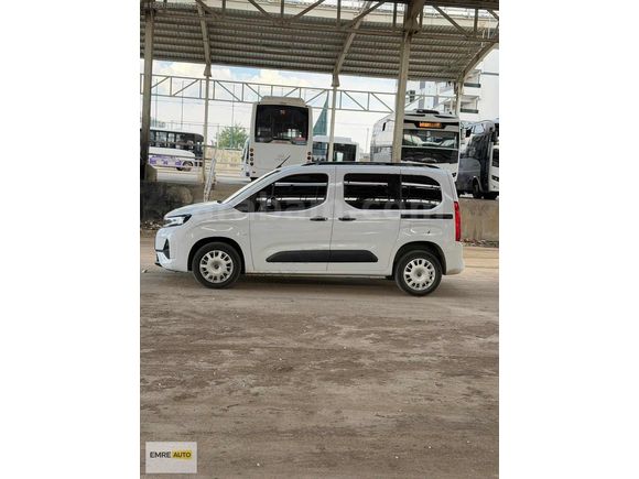 2025 OPEL COMBO 1.5D ESSENTİAL OTOMATİK HATASIZ BOYASIZ
