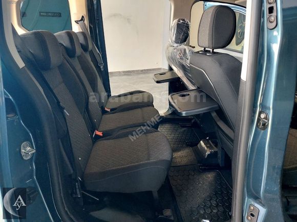 2026 OPEL COMBO / OTOMATİK VİTES-LANSMAN RENK-ORJ. SADECE 400 KM
