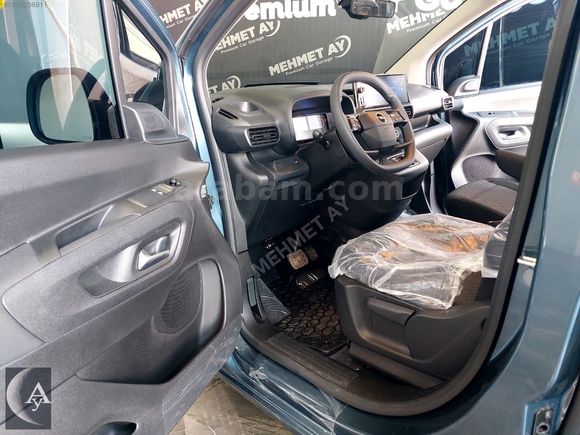 2026 OPEL COMBO / OTOMATİK VİTES-LANSMAN RENK-ORJ. SADECE 400 KM