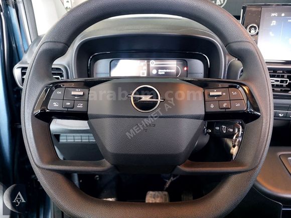 2026 OPEL COMBO / OTOMATİK VİTES-LANSMAN RENK-ORJ. SADECE 400 KM