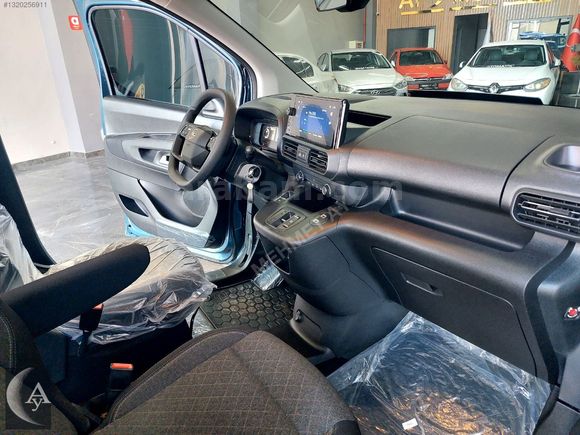 2026 OPEL COMBO / OTOMATİK VİTES-LANSMAN RENK-ORJ. SADECE 400 KM