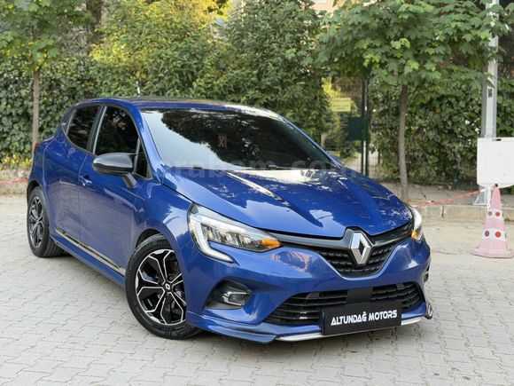 2023 CIKIŞLI HATASIZ AYARINDA DEĞİŞENSİZ DÜŞÜK KM EKSTRALI CLİO