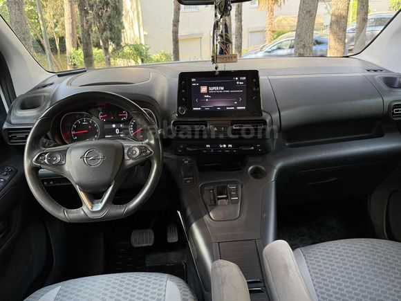 2024 COMBO ULTIMATE 73.000 KM BOYASIZ CAM TAVAN