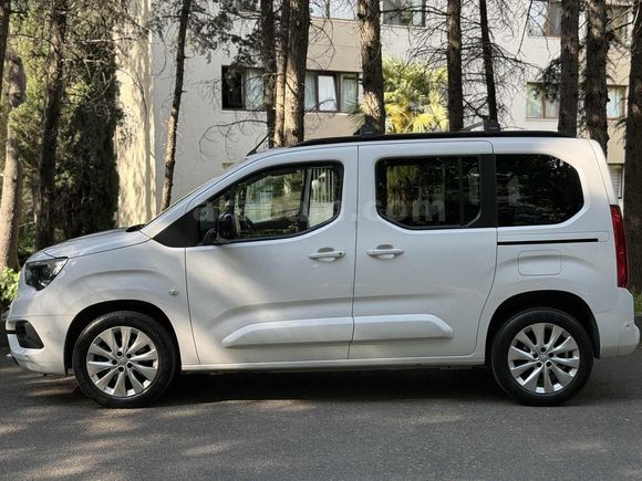 2024 COMBO ULTIMATE 73.000 KM BOYASIZ CAM TAVAN
