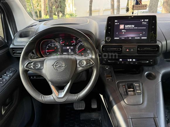2024 COMBO ULTIMATE 73.000 KM BOYASIZ CAM TAVAN