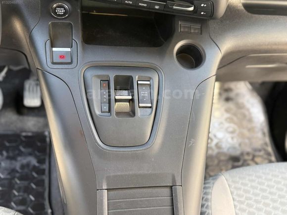 2024 COMBO ULTIMATE 73.000 KM BOYASIZ CAM TAVAN