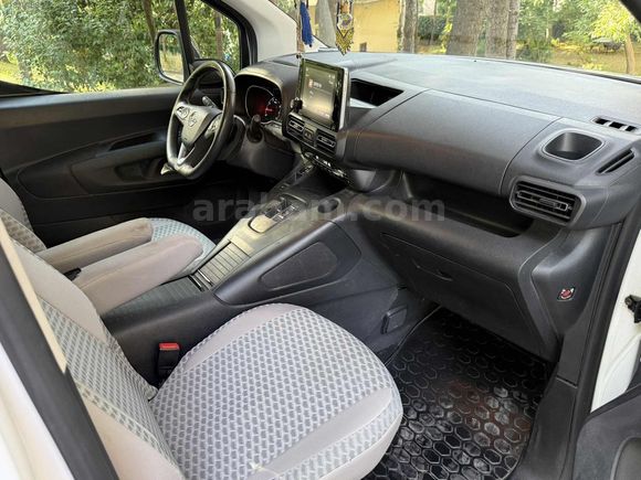 2024 COMBO ULTIMATE 73.000 KM BOYASIZ CAM TAVAN