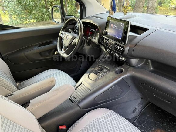 2024 COMBO ULTIMATE 73.000 KM BOYASIZ CAM TAVAN