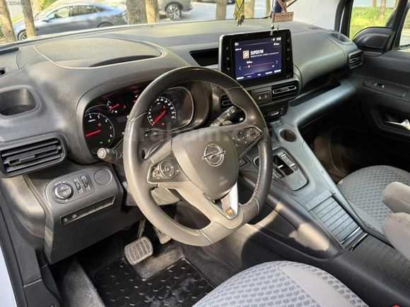 2024 COMBO ULTIMATE 73.000 KM BOYASIZ CAM TAVAN