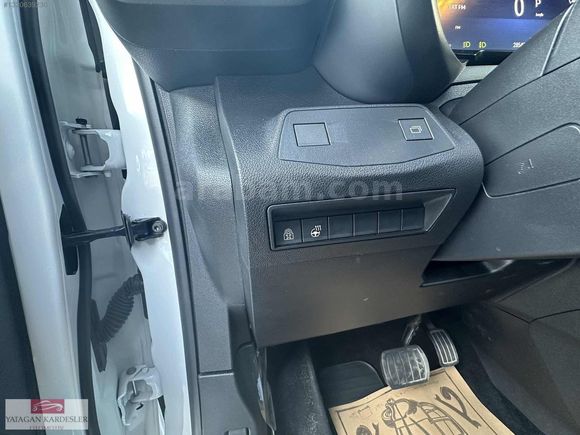 YATAĞAN KARDEŞLER OTODAN 2025 OPEL COMBO CAM TAVAN BOYASIZ 28KM