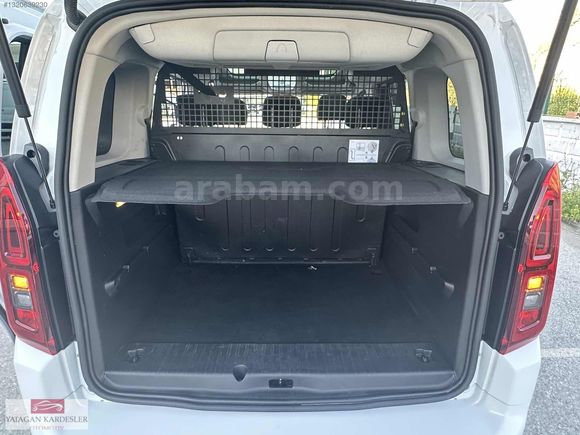 YATAĞAN KARDEŞLER OTODAN 2025 OPEL COMBO CAM TAVAN BOYASIZ 28KM