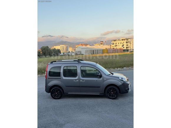 HATASIZ BOYASIZ DEGİŞENSİZ HASAR KAYITSIZ 6 VİTES