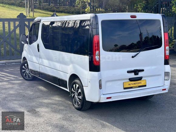 RENAULT TRAFİC // 2013 // 330 Bin Km // TERTEMİZ // BAKIMLI