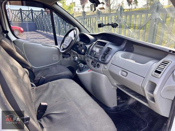 RENAULT TRAFİC // 2013 // 330 Bin Km // TERTEMİZ // BAKIMLI