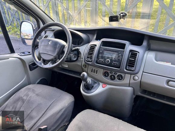 RENAULT TRAFİC // 2013 // 330 Bin Km // TERTEMİZ // BAKIMLI