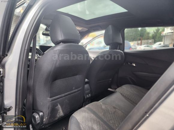 2025 MODEL HASAR KAYITSIZ PLAKALI 28000'DE 1,2 PURETECH ALLURE