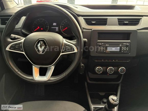 "CLK_Premium_cars"-2021_EXPRESS_1.5_TOUCH_HATASIZ_32.KM'DE