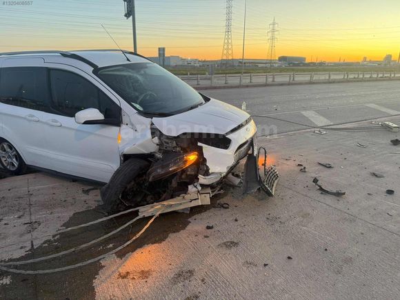 2022 FORD COURİER PLAKALI RUHSATLI MUAYNELİ
