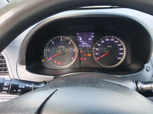Sanayiye hiç gitmemiş Hyundai Accent blue mode plus