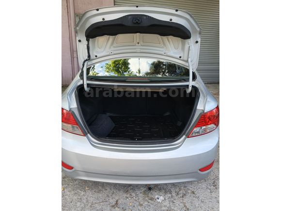 Sanayiye hiç gitmemiş Hyundai Accent blue mode plus