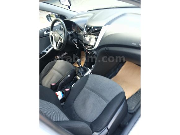 Sanayiye hiç gitmemiş Hyundai Accent blue mode plus