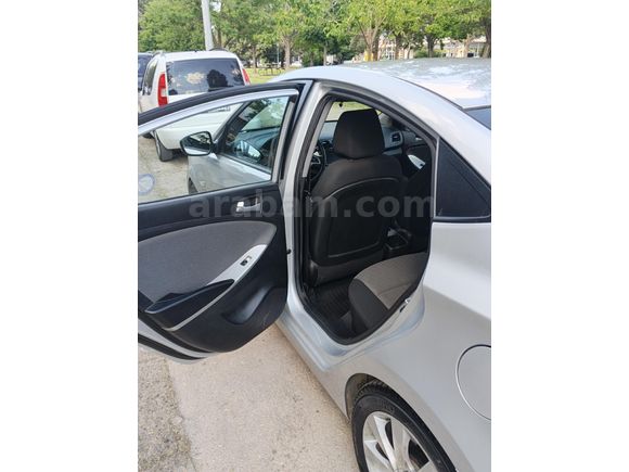 Sanayiye hiç gitmemiş Hyundai Accent blue mode plus