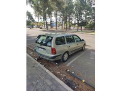 Sahibinden Renault Megane 1.6 RNA 2000 Model 
Aracımız 10 yıldan beri bizdedir . Temiz  aile aracıdır 