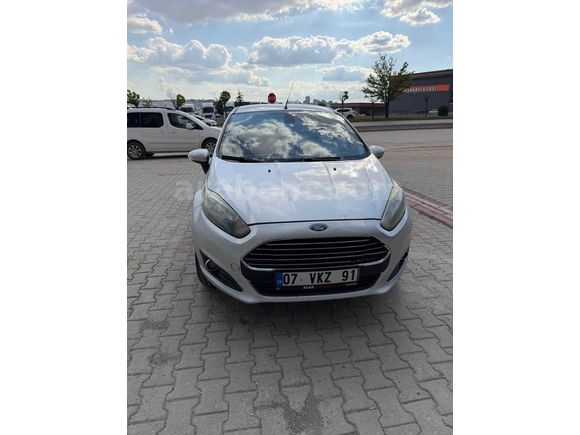 Sahibinden Ford Fiesta 1.5 TDCi Trend 2013 Model   Gri (Gümüş)