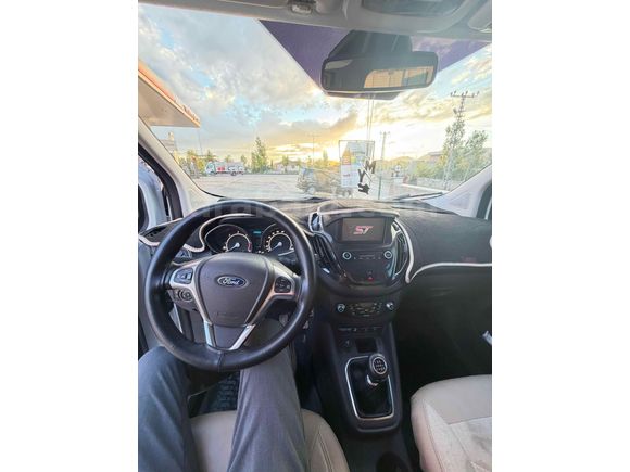 Sahibinden Ford Tourneo Courier 1.5 TDCi Titanium Plus 2020 Model 