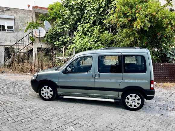 Sahibinden Peugeot Partner 1.6 HDI Adventure 2010 Model  175.000 km Yeşil