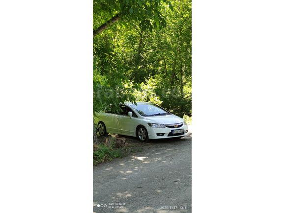 Sahibinden Honda Civic 1.6 Premium 2010 Model  235.000 km Beyaz
