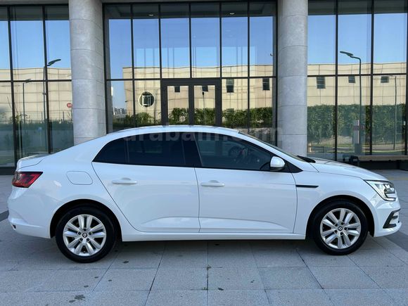Memurdan Megane 1.3 TCe Joy Comfort 2022 Model 