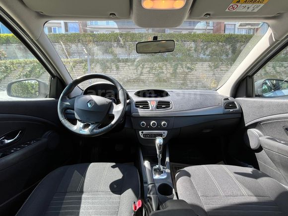 Bakımlı Temiz Kapalı Otopark Aracı