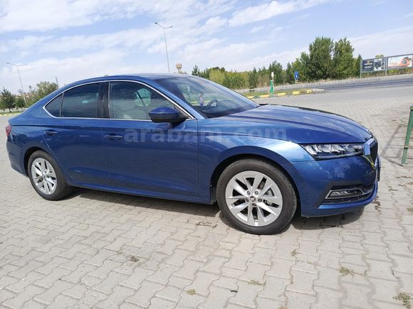 Sahibinden Skoda Octavia 1.0 e-Tec Premium 2021 Model  9.800 km Mavi