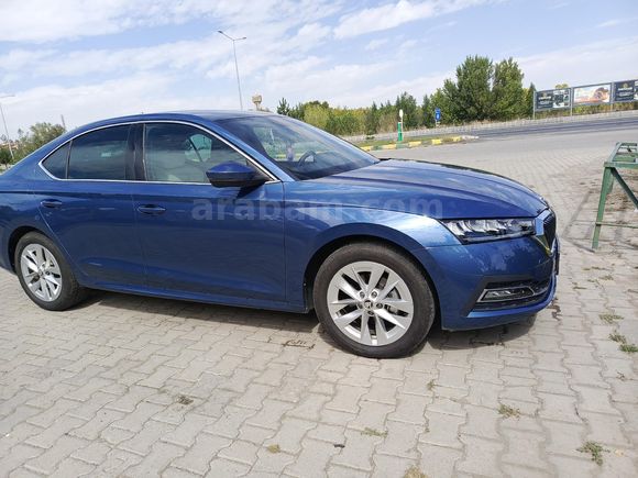 Sahibinden Skoda Octavia 1.0 e-Tec Premium 2021 Model  9.800 km Mavi