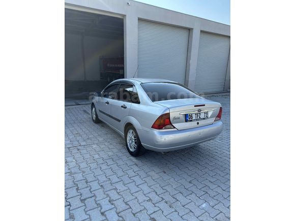 Sahibinden Ford Focus 1.6 Ghia 2001 Model 