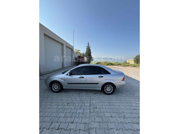 Sahibinden Ford Focus 1.6 Ghia 2001 Model 