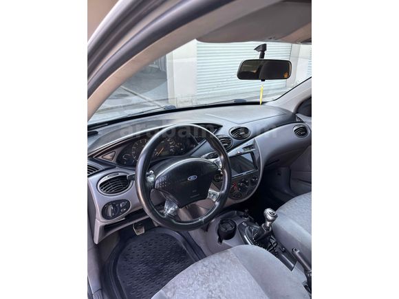 Sahibinden Ford Focus 1.6 Ghia 2001 Model 