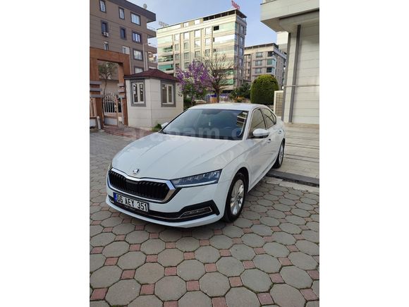 Sahibinden Skoda Octavia 1.5 e-Tec Elite 2021 Model  69.000 km Beyaz